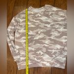Athleta tan Camouflage Long Sleeve top shirt light sweatshirt woman’s small Photo 4