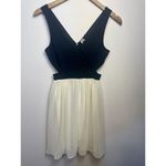 Heart Point Women's‎ Dress Skater Style Black Fitted V Neck Cutout Ivory Skirt M Size M Photo 1