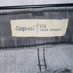 Gap  Gray Wash Denim Mid Rise True Skinny Ankle Length Jeans size 31R Photo 3