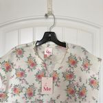 So Me Feminine Floral Cottage Photo 2