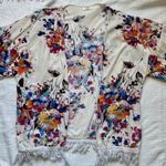 Umgee USA White Floral kimono with fringe, size Large. Photo 0