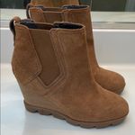 Sorel Women’s Joan Uptown Suede Chelsea Brown Stacked Slip-On Wedge Boots Photo 0