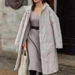 Uniqlo Merino Wool Blend Fitted V-Neck Long-Sleeve Dress in Gray Photo 0