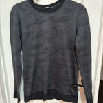 Lululemon swiftly breathe long sleeve in vented camo size 4 Photo 0