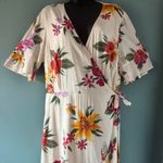 Old Navy Wrap Dress XL White Floral Hawaiian V Neck Short Sleeve Casual Feminine Photo 0