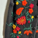 Karen Scott Vintage Black Knit Sweater Vest Embroidered Flowers Dark Cottage Core Boho 90s M Photo 3