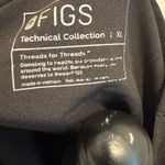 FIGS Casma Three-Pocket Scrub Top black Short Sleeve scrub size xl large Photo 2