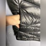 The North Face Women’s Green/Black Puffer Down Filled Vest 550. Size XS Photo 3