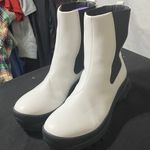 Merrell  VIBRAM SOLES WHITE  & BLACK FUNKY BOOTS MENS SIZE 11 WOMENS SIZE 12.5. Photo 14