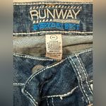 Refuge  Runway Everyday Boot Women's Low Rise Stretch Faded‎ Blue Jeans Size 8L Photo 6