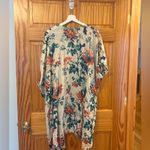 Nordstrom  Size Small White and Pink Floral Oversized Bohemian Kimono Top Photo 2
