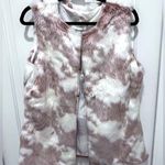 Entro  Faux Fur Vest NWT Sz L Pink/White Hook Clasp Closure Photo 0