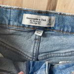 Abercrombie & Fitch 90s Straight Ultra High Rise Jean Photo 4