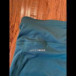 Reebok 🚨 SALE ‼️  green cropped leggings size small Photo 2