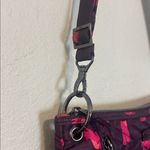 LUG SWIVEL LIKE NEW CAT PRINT NYLON CROSSBODY BAG WINE & PINK EXPANDABLE‎ DEPTH Red Photo 4