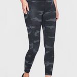 Athleta Black Gray Camo Contender 7/8 Tights Powerlifting Leggings Size M Photo 2