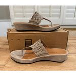 L'Amour Des Pieds Chuxley Women's Wedge Flip Flop Taupe Suede Size 9.5 NWOT Brown Photo 7