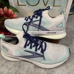 Brooks Levitate 5 GTS Stealthfit Womens 10.5 White Blue Running Shoes Athletic Photo 1
