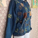New Direction Vintage 90s blue denim jacket nature leaf embroidered
size large
Photo 6
