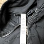 Lululemon Front Of The Pack 1/2 Zip size 4 Photo 4