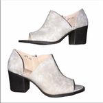 None Tan size 8 1/2 open ankle zippered booties Photo 8