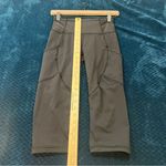 Lululemon Black Cropped Capri Leggings with Pockets Sheer Mesh Leg Panels Size 4 Photo 12