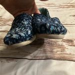 Toms  CHEVRON PATTERN STITCHED LOGO HEEL TAB CANVAS SLIP ON SHOES Photo 5