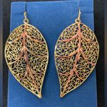 Leaf earrings gold and brass tone Avon NIB Photo 1