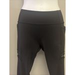 Lululemon  Women’s Black Cropped Mesh Accent Pockets Size 6 Photo 1