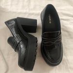 Torrid Black chunky platform heeled schoolgirl goth grunge dark academia loafers pumps Oxfords office siren core PU Leather croc pattern white stitching whimsygoth - Size 9WW Plus Size Friendly Photo 1