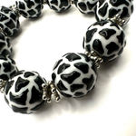 Cow pattern beaded stretchy bracelet Black Photo 3