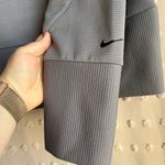 Nike  Women’s Funnel Neck Fleece Ribbed Cropped Sweater Sz L‎ Grey Photo 2