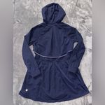 Lululemon Women’s Pack & Glyde Hooded Jacket Windbreaker Navy Blue Size 4 Photo 7