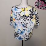 Bedford Fair petite white floral short sleeve top Size undefined Photo 3