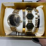 Fashion Watch and Bracelet Set Gold Photo 4