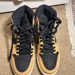 Air Jordan 1 Retro High Photo 2