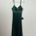 Lulus Lulu’s Fabulous Perfection Emerald Green Satin Pleated Midi Dress Size: XS Photo 2