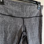Lululemon  Black White Print Legging Womens 6 Athletic Yoga Running Workout Photo 1