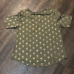 Chico's  Sz 1 (MEDIUM) Cotton Blend Slub Foil Palm Tee Olive Green Gold EUC‎ Photo 2