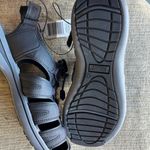 Khombu NEW Women’s Black Sandal Photo 2