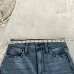 Madewell  Women’s 25 11” Roadtripper Supersoft Jeans Hampstead Wash Photo 2