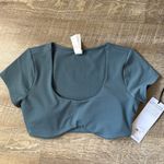 Alo Yoga  Airbrush Figure Short Sleeve Bra Top - Teal Agate Size Small Photo 2