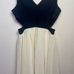 Heart Point Women's‎ Dress Skater Style Black Fitted V Neck Cutout Ivory Skirt M Size M Photo 0
