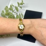 Women’s dainty vintage style gold watch Photo 4