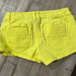 Zana Di Women’s Neon Yellow  Size 7 Jean Shorts Photo 2