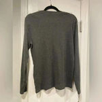 J.Crew  Women’s Long Sleeve Crew Neck Cotton Perfect Fit Tee Gold Buttons Size L Photo 9