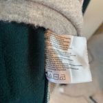 Peace Love World  green thankful shirt size M/L‎ Photo 4