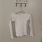 Old Navy  White Long Sleeve Women's Tee Photo 2