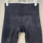 Athleta Re-charge tie dye black nylon spandex capri leggings size XS Photo 2