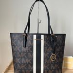 Michael Kors Purse & Wallet Photo 13